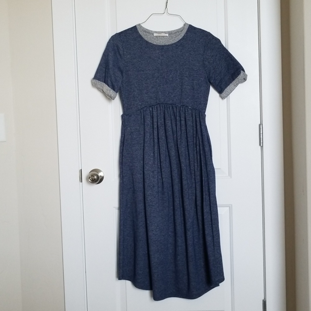 *NEVER WORN* Blue Textured Midi Dress
